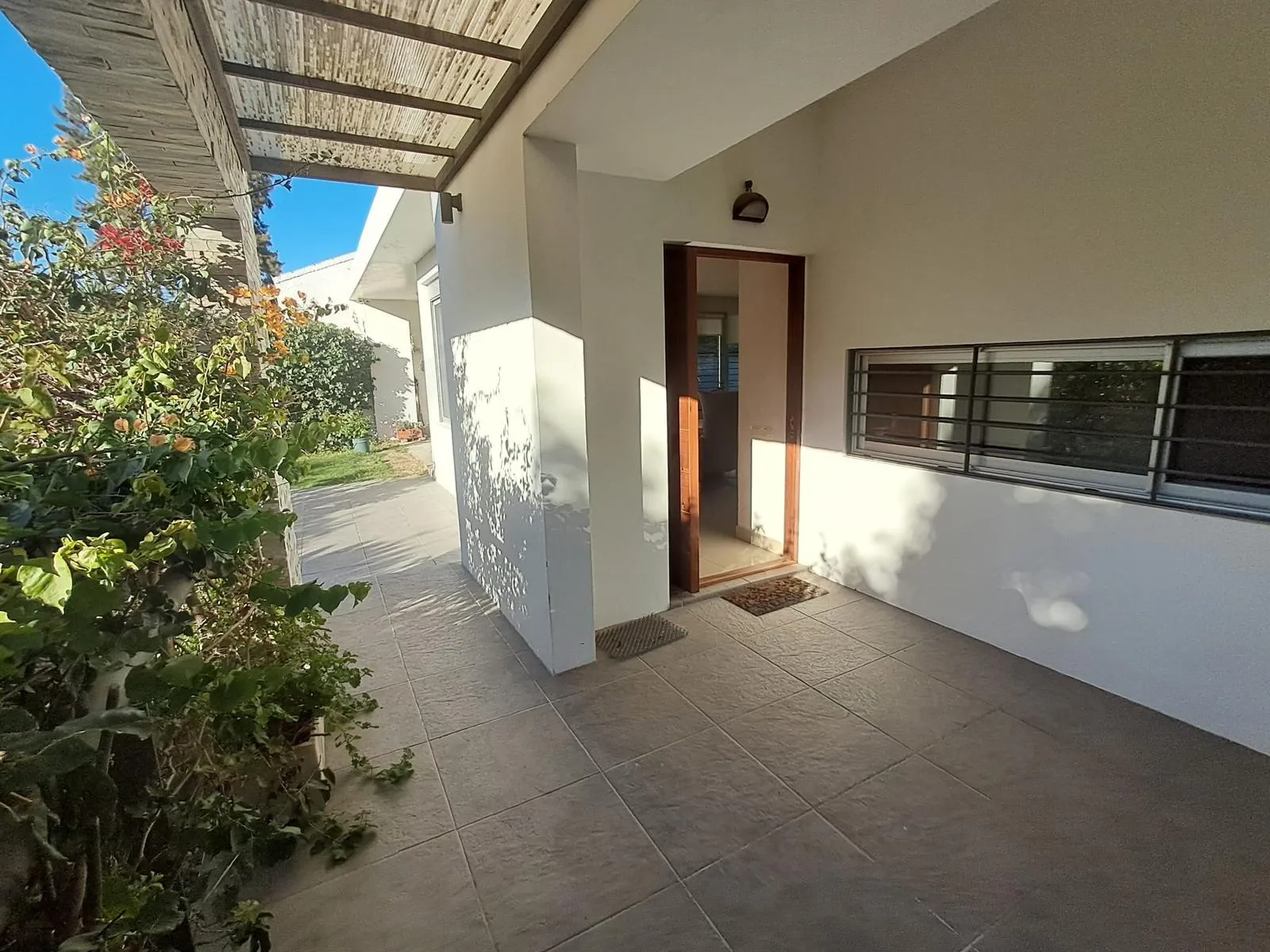 Venta Casa 3 Dormitorios con Piscina en Zona Bahía, Colonia del Sacramento